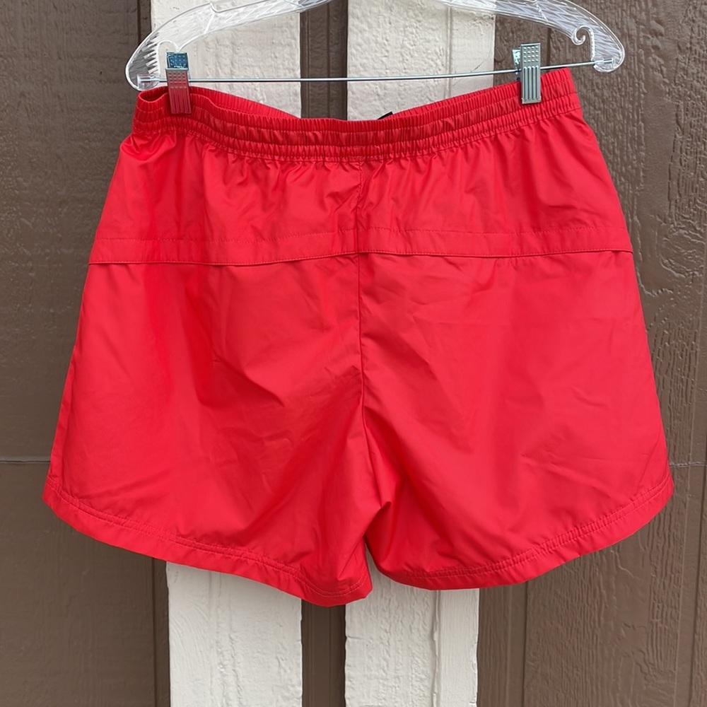 North Face NWT Shorts - Picture 3 of 5